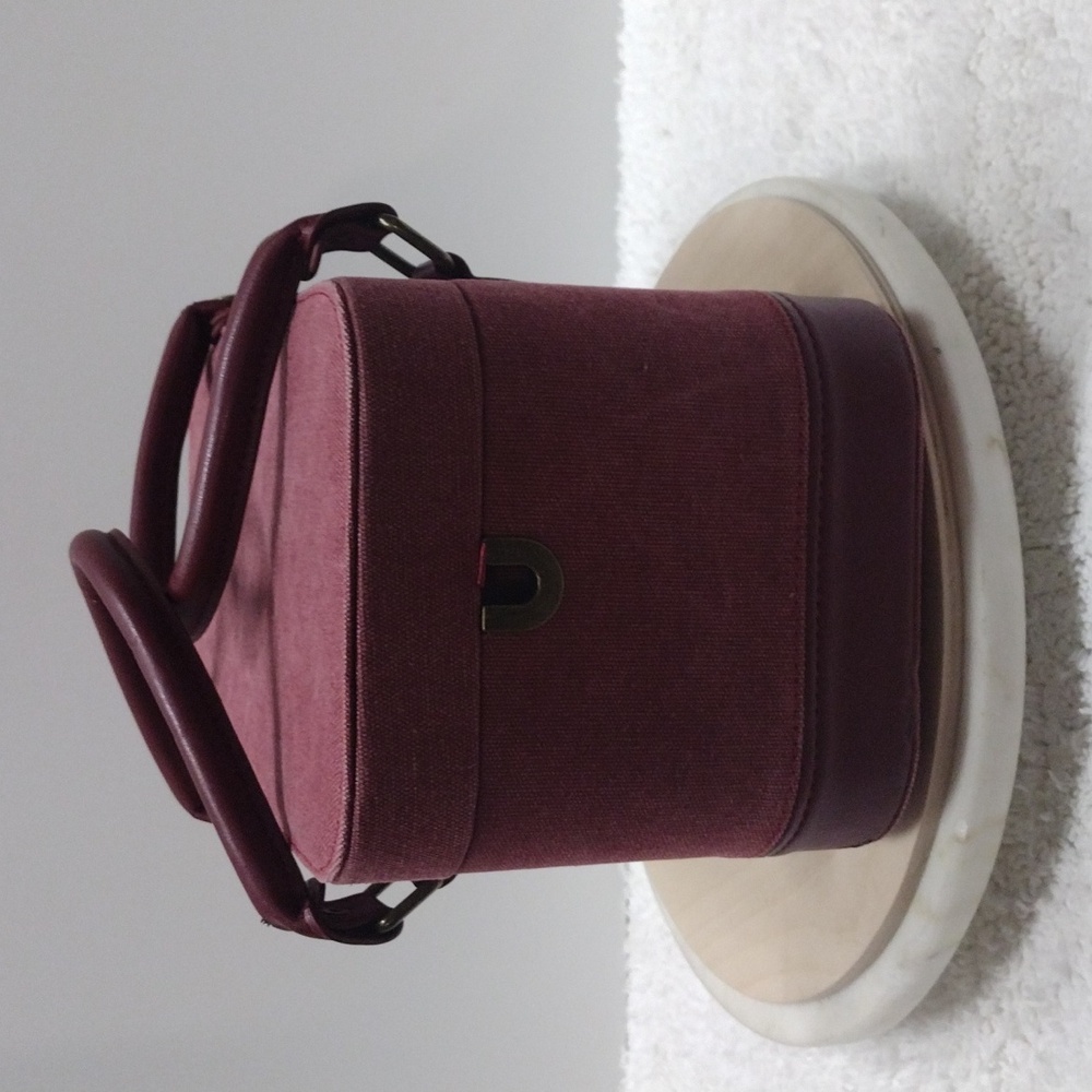 della Q Markers Train Case-Maroon - Picture 5 of 16